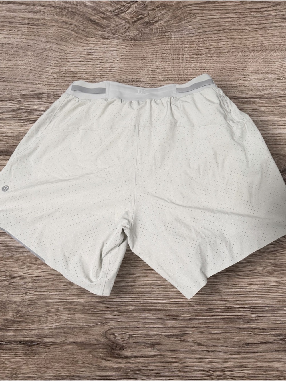 LULULEMON SHORTS - Picture 2 of 3